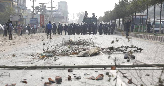 workers protests in savar 3 19