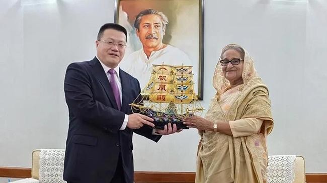 yao wen and sheikh hasina at gonobhaban