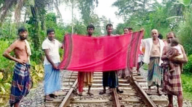 youth save train accident joypurhat