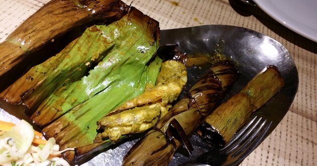 prawns wrapped in banana leaf