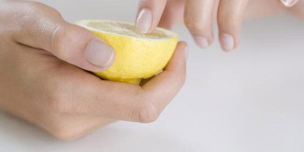 remove yellow spot from nails