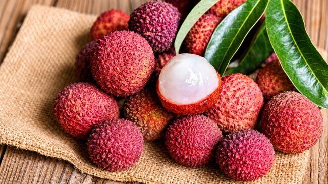 সুস্থ থাকতে দিনে কয়টি লিচু খাওয়া নিরাপদ?