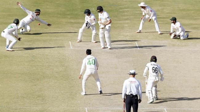 352044 pak nz test