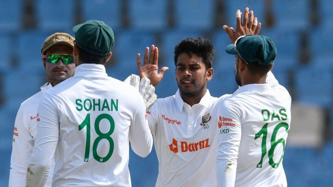 again batting collapse bangladesh on the verge of innings defeat