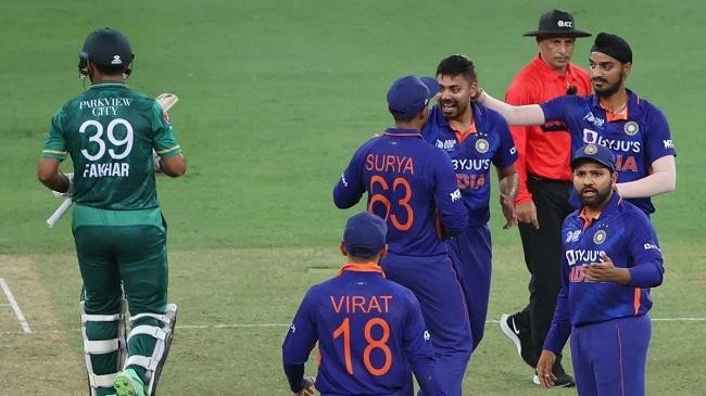 avesh khan and india celebrate fakhar zaman s wicket