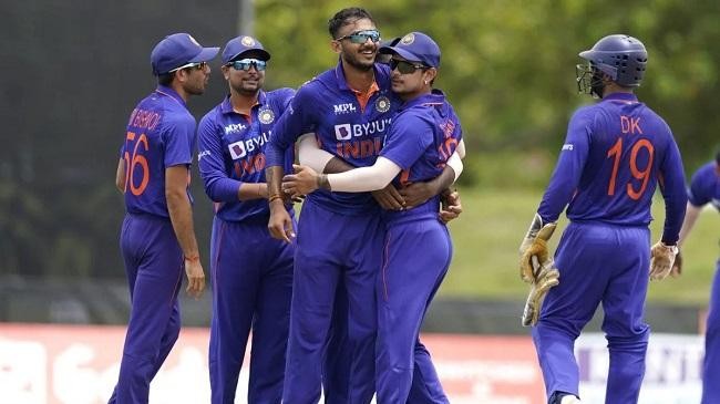 axar patel took 3 for 15