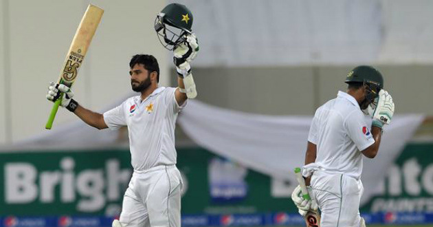 azhar ali showing bat after ton