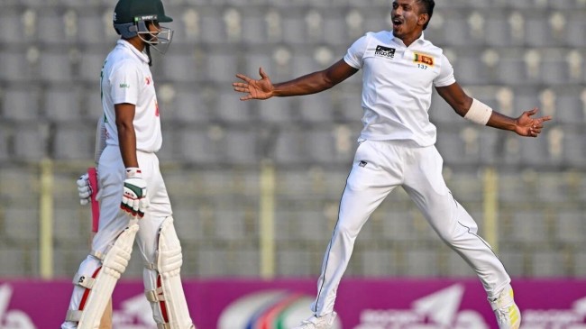 bagladesh suffre batting collase in test againts srilanka