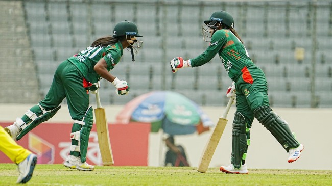 bangladesh batters suffer another collapse