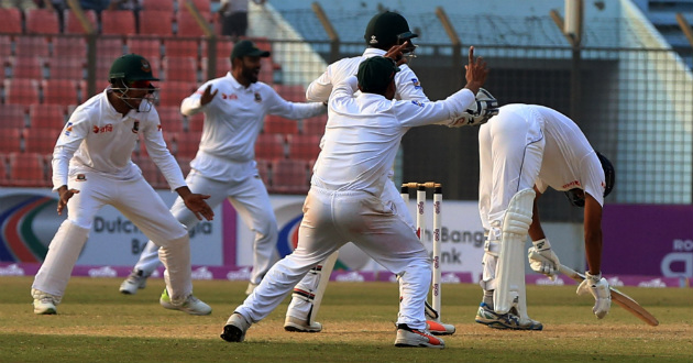 bangladesh struggling in chittagong test