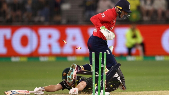 battle of runs in perth england beat australia by 8 runs