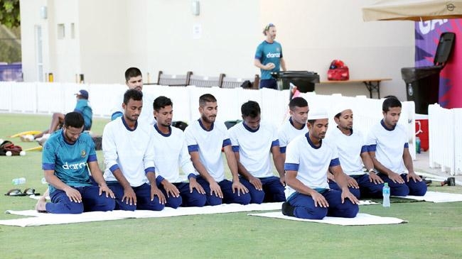 bd cricketers prayers practice field