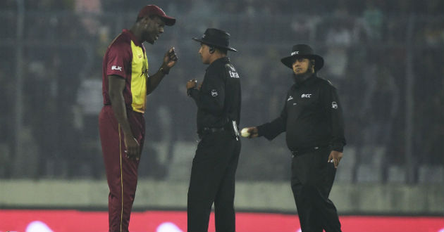 brathwaite protests with umpire about controversial no ball