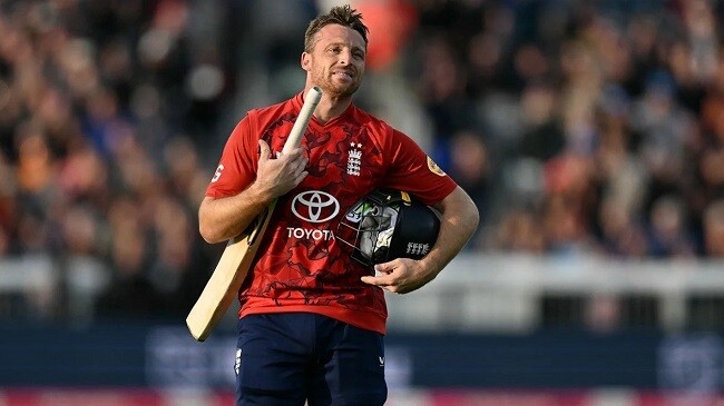 buttler walks off after being dismissed for 96