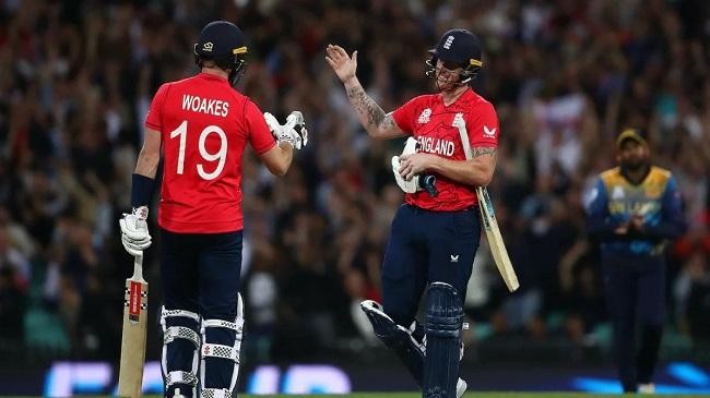 chris woakes and ben stokes are happy