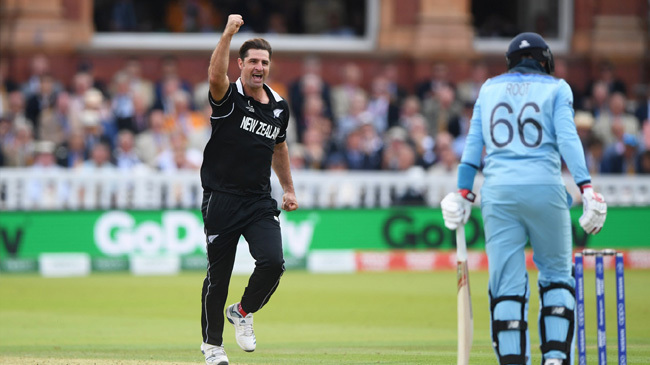 colin de grandhomme celebrates