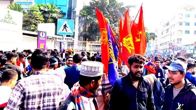 cricket fans clash in mirpur for bpl tickets
