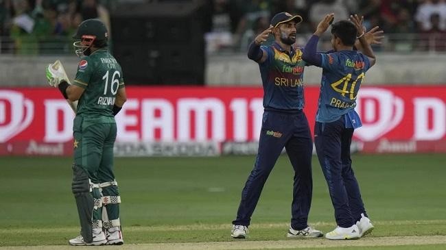 debutant pramod madushan got rid of mohammad rizwan early