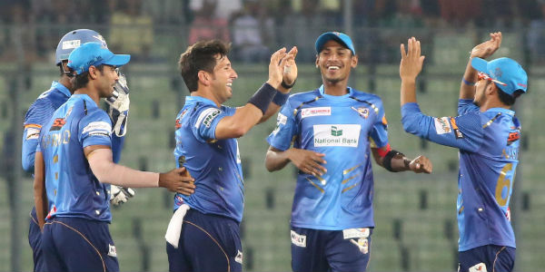dynamites beat vikings by 6 wickets 17 balls to spare