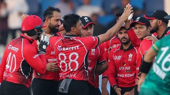 ehsan khan celebrates after dismissing babar azam