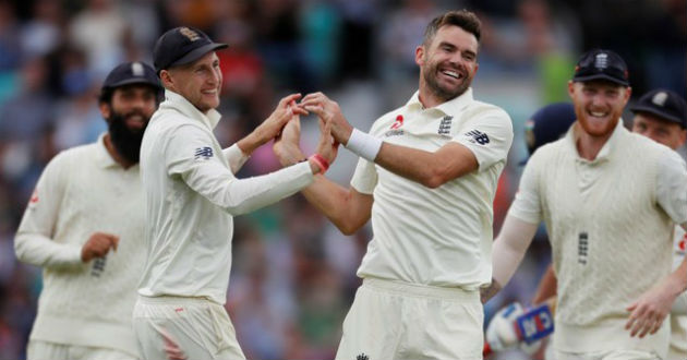 england celebrate a wicket