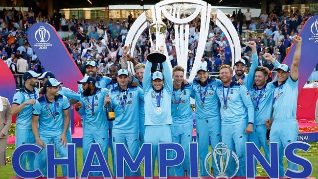 england celebrating icc odi world cup trophy 2019