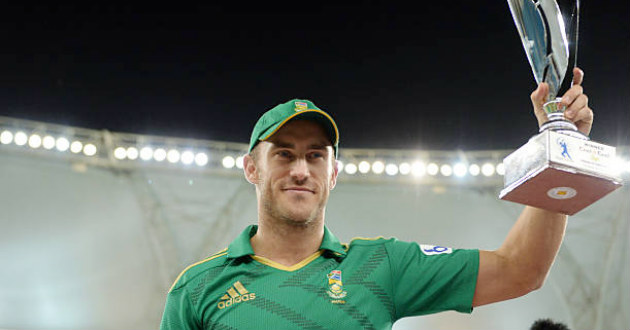 faf du plessis with trophy