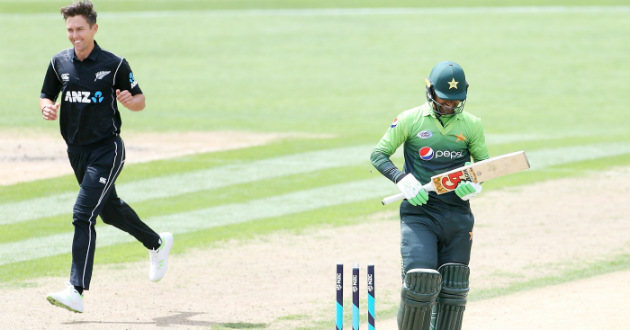 fakhar zaman bowled by trent boult