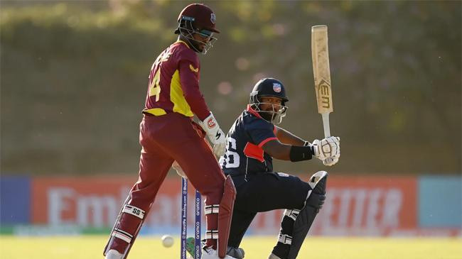 gajanand singh tucks one fine