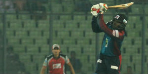 gayle hits 92 runs just by 47 balls against chittagong vikings