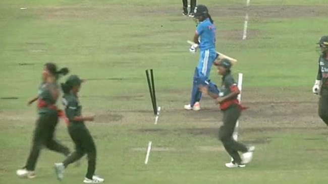 harmanpreet hit wicket