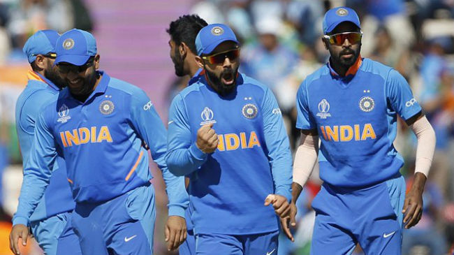 india celebrate a wicket 3