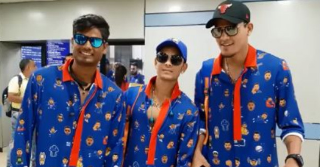 ishan kishan while traveling for mumbai