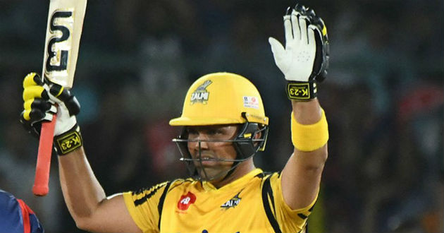 kamran akmal celebrates his fifty psl