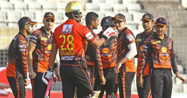 khulna beats comilla in bpl 2017