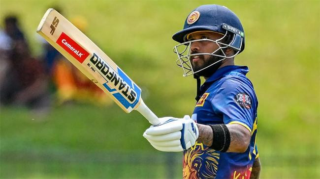 kusal mendis celebrates his fifty