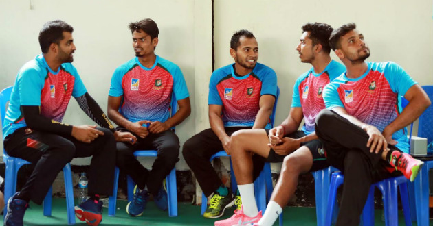 mashrafe and tamim iqbal with mushfiq in practice