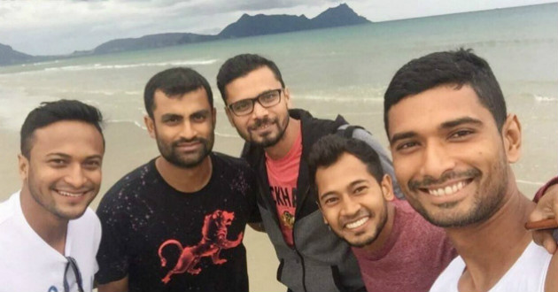 mashrafe shakib tamim mushfiq mahmudullah selfie