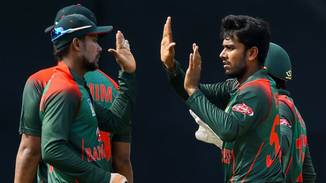 miraz celabrates a wicket with sabbir