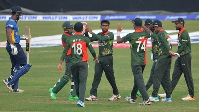 miraz celebrates a wicket