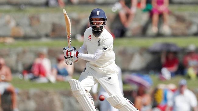 moeen ali test bat