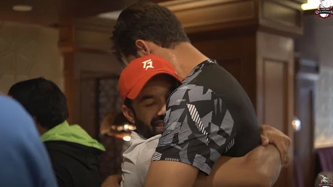 mohammad rizwan hugs shaheen shah afridi