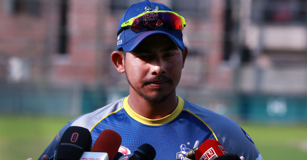 mosaddek of dhaka dynamites talking to media