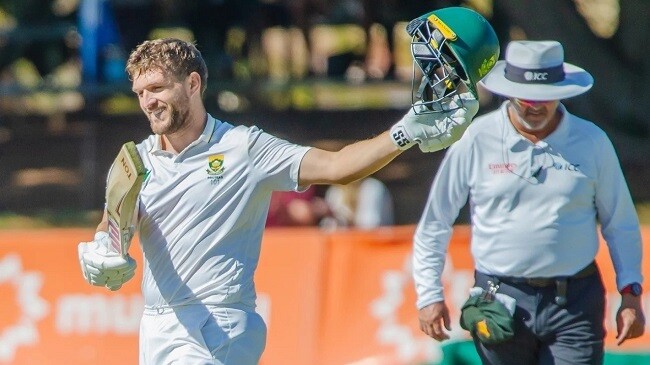 mulder brings up his hundred