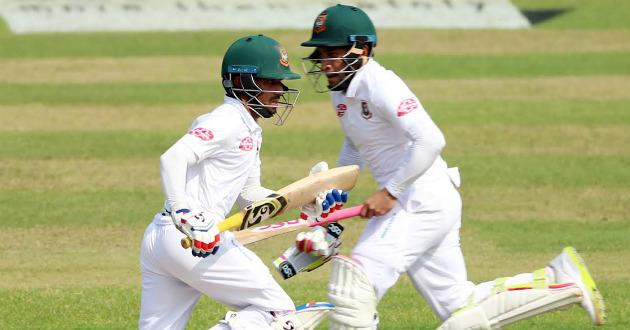 mushfiq and mominul while making a partnership against zimbabwe