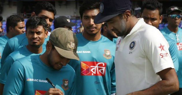 mushfiq giving autograph to ashwin