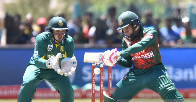 mushfiq playing a shot while hitting century against south africa