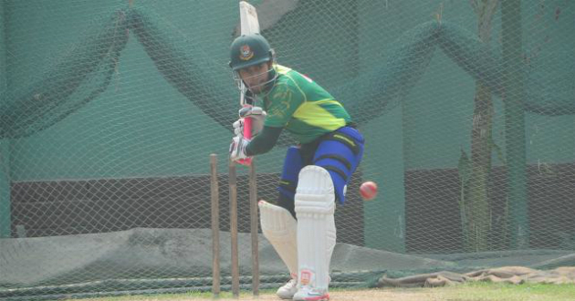 mushfiq started batting