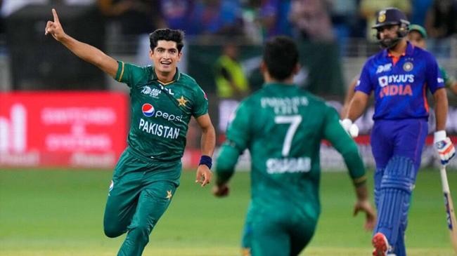 naseem shah pakistani bowler asia cup 2022