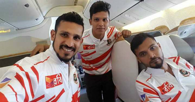 nasir clicked a selfie with mashrafe and saif uddin